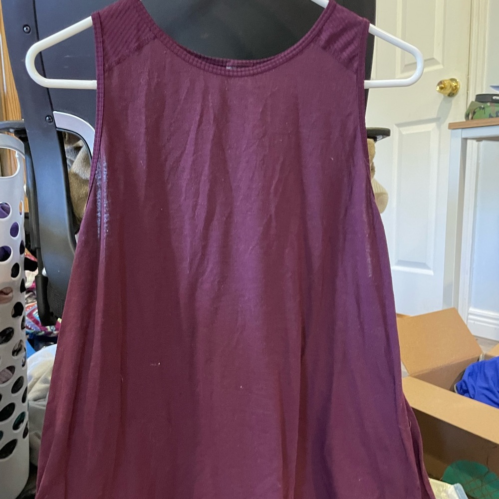 Lot of 2 Flowy Workout Tank Tops XL